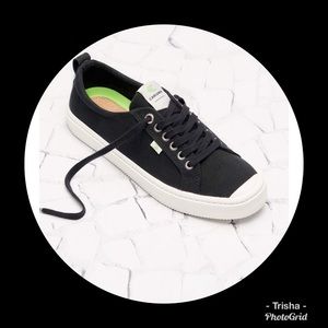 CARIUMA, OCA low canvas w/captoe.Sz 11 M;/12.5 W